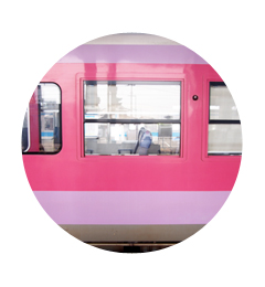 mt粟島 ピンクの電車