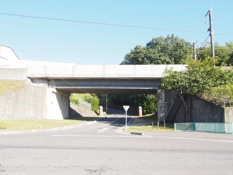 チチヤス工場へ向かう道