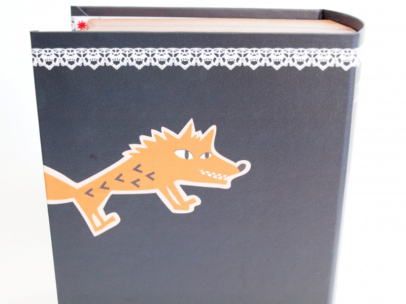 BlueMountain(ぶるうまうんてん)の本型パッケージのお菓子