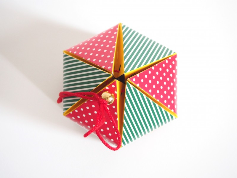 霧笛楼(むてきろう)のメリーゴーランド型パッケージのお菓子