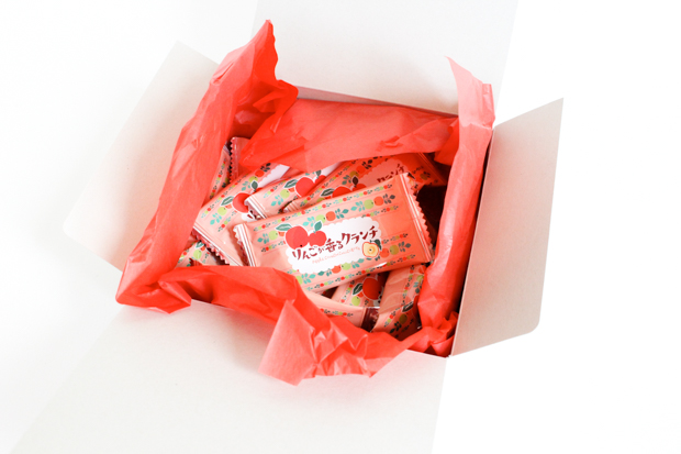 長野のおみやげ「りんごが香るクランチ」