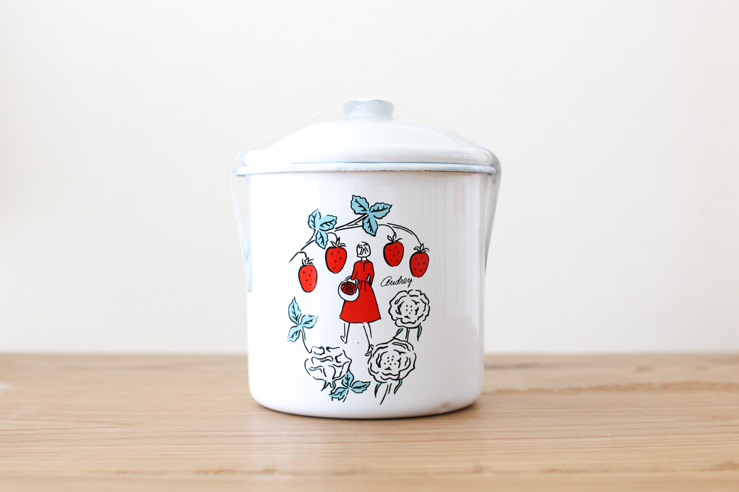 AUDREY いちごのロッシェ（アンティーク調キャニスター入）（バレンタイン2019）