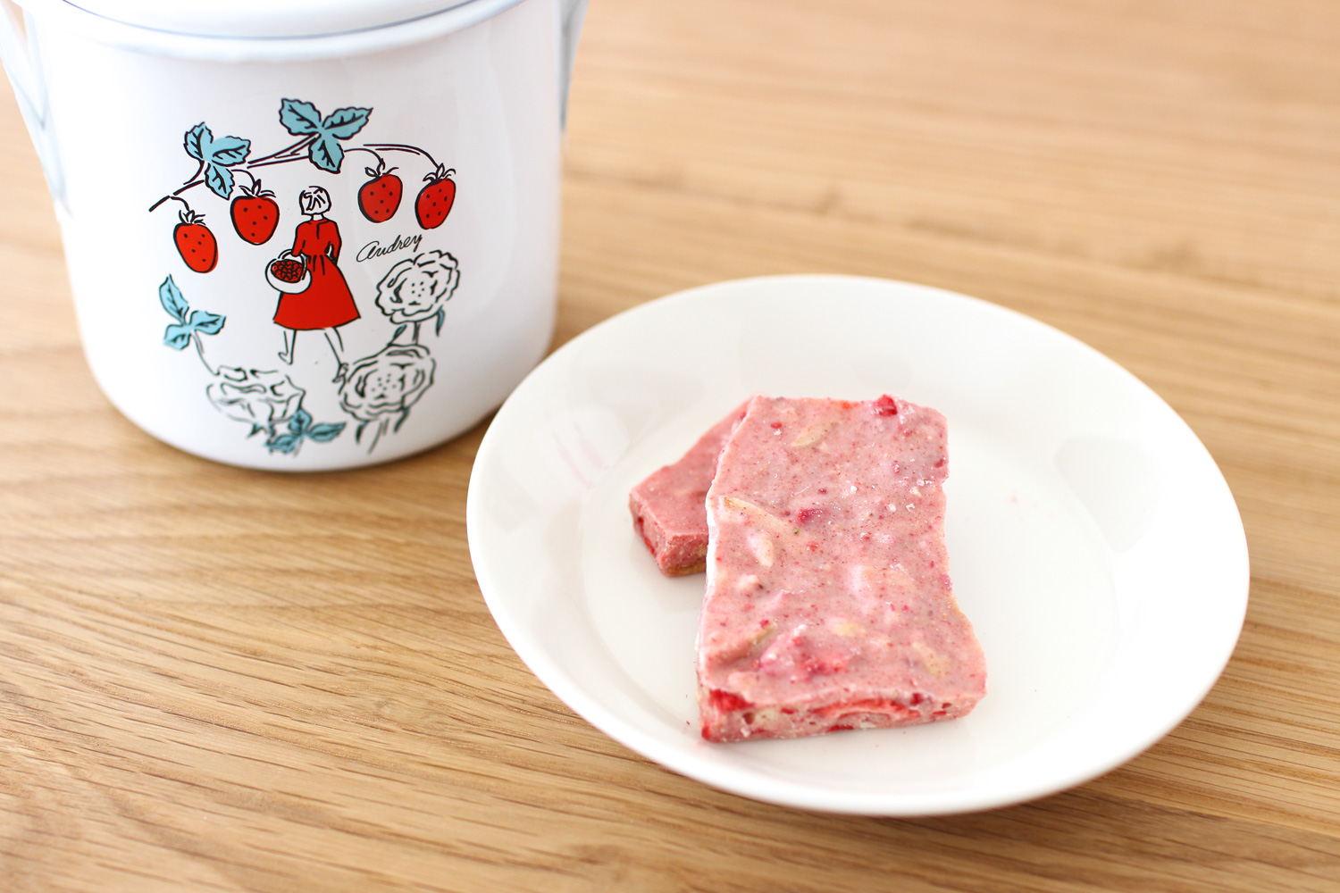 AUDREY いちごのロッシェ（アンティーク調キャニスター入）（バレンタイン2019）