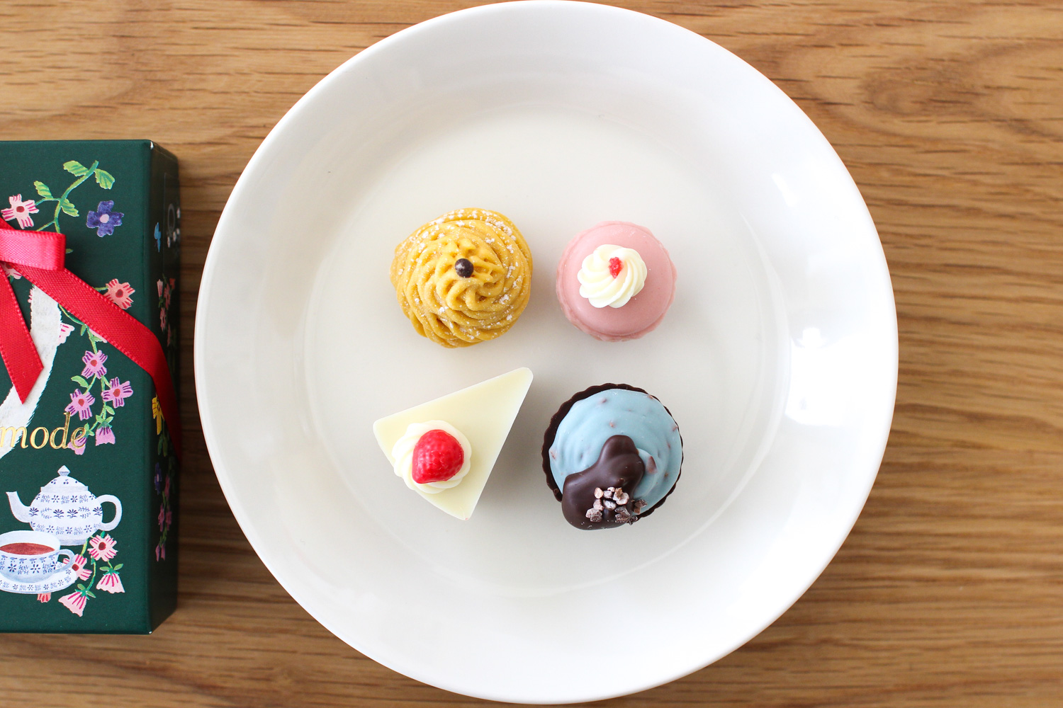 ゴンチャロフ製菓「プチデザートアラモード」（バレンタイン2019）