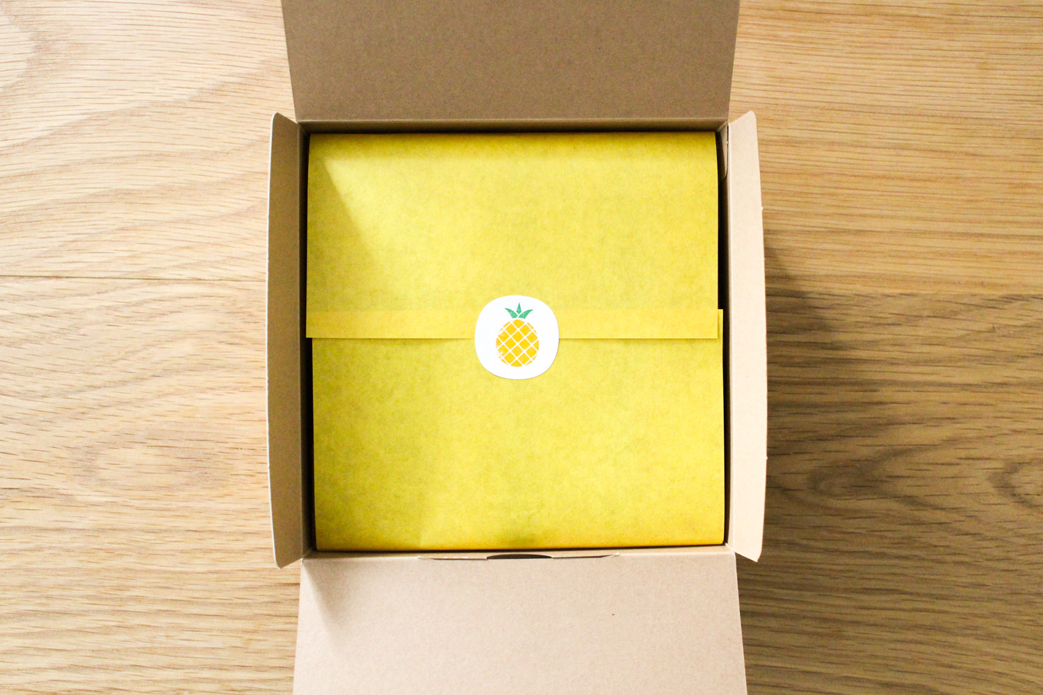 カヌレ堂のパイナップルケーキ