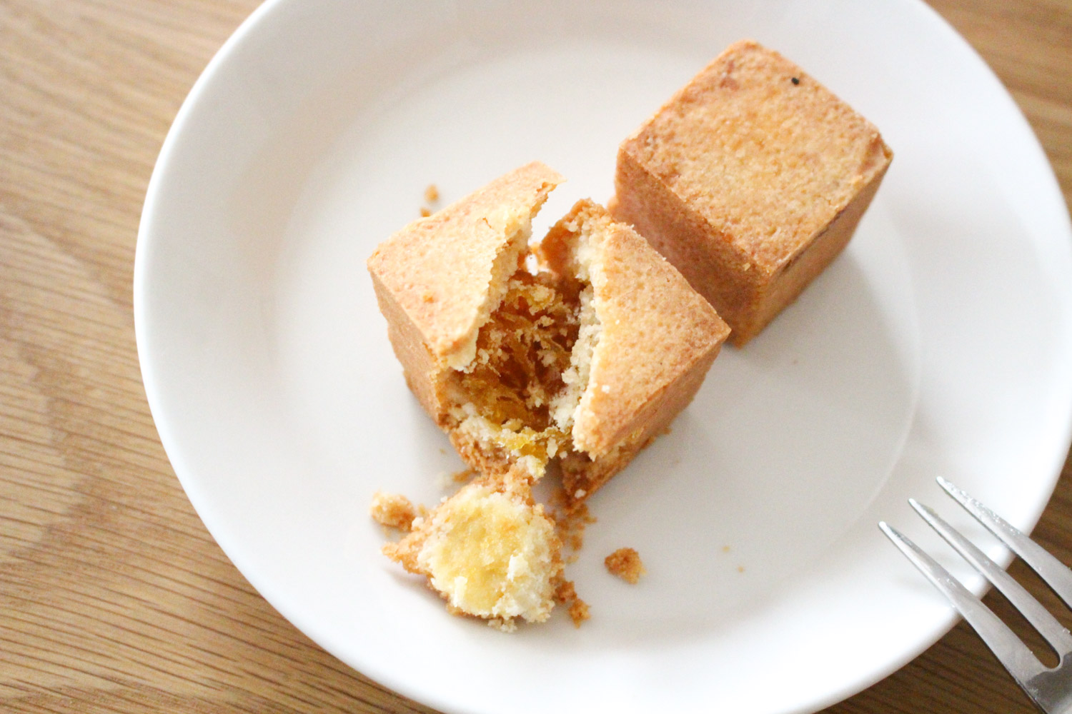 カヌレ堂のパイナップルケーキ