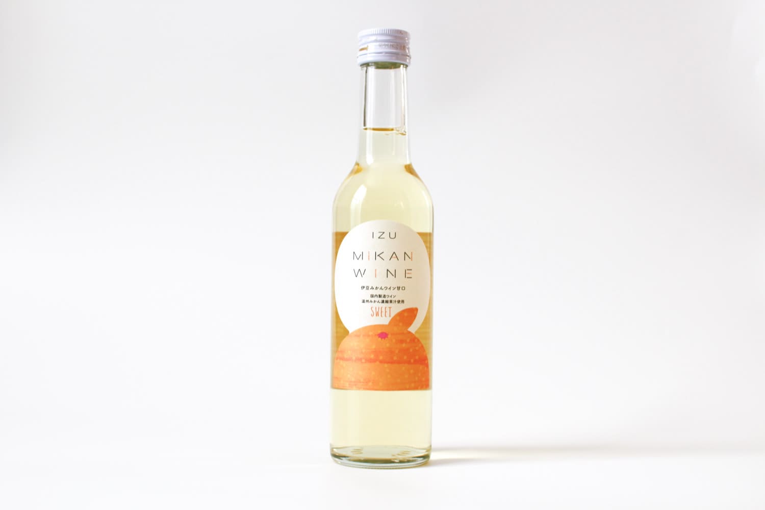 御殿場高原ワイン〈伊豆みかんワイン甘口〉のボトル